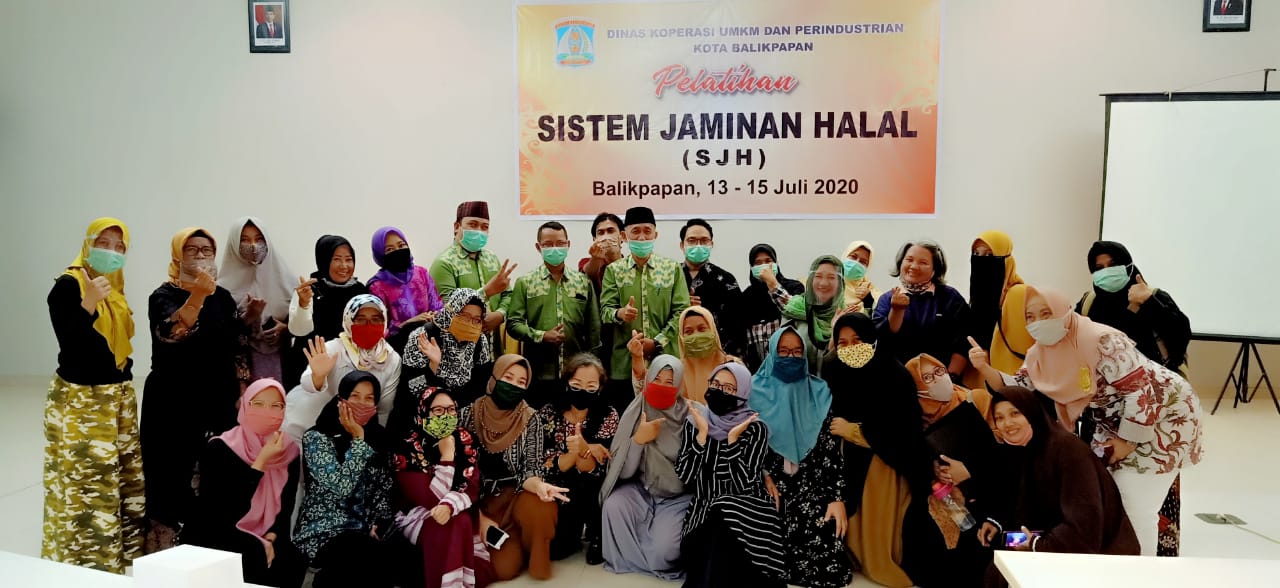 Tingkatkan Nilai Tambah dan Perluas Pangsa Pasar Produk UMKM Kota Balikpapan : DKUMKMP Selenggarakan Pelatihan Sistem Jaminan Halal Bagi 40 Pelaku Usaha