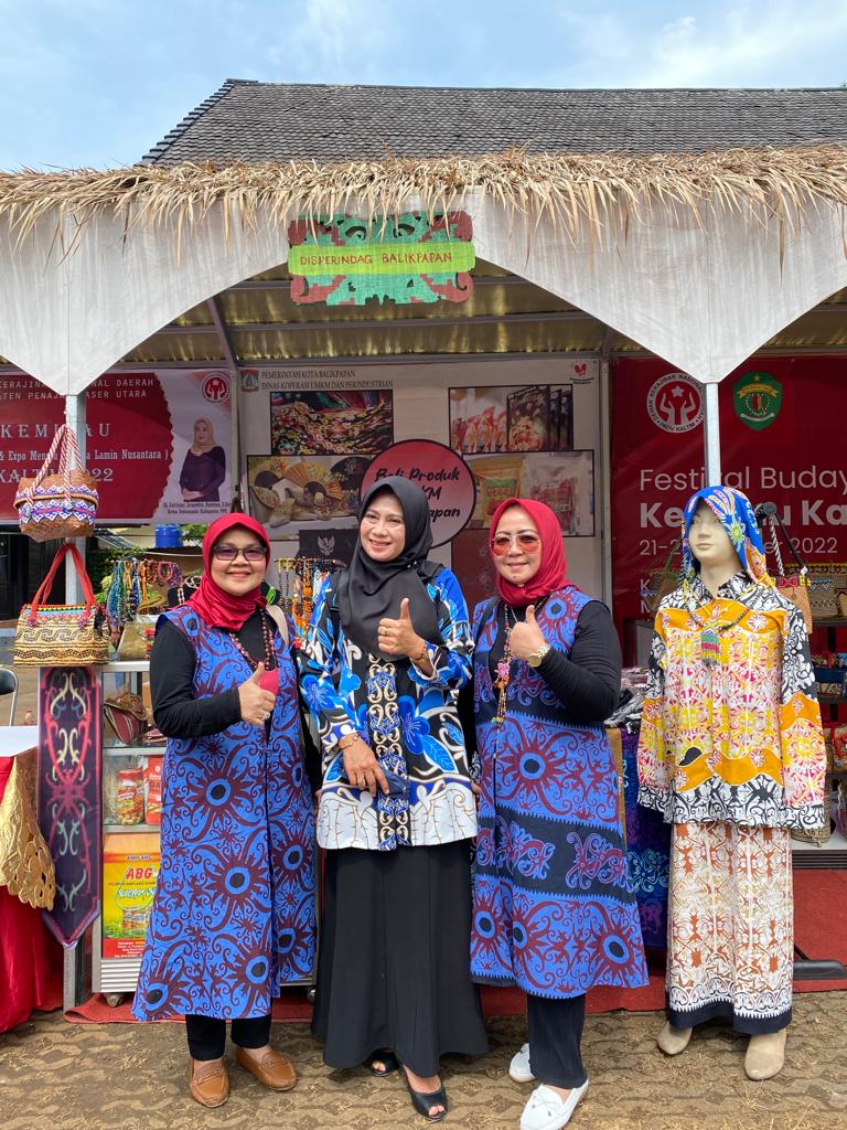 Pameran Festival Budaya Kemilau Kaltim 2022 Kebudayaan dan Expo menuju Ibu Kota Lamin Nusantara Kaltim Tahun 2022 di Anjungan Kaltim TMII 